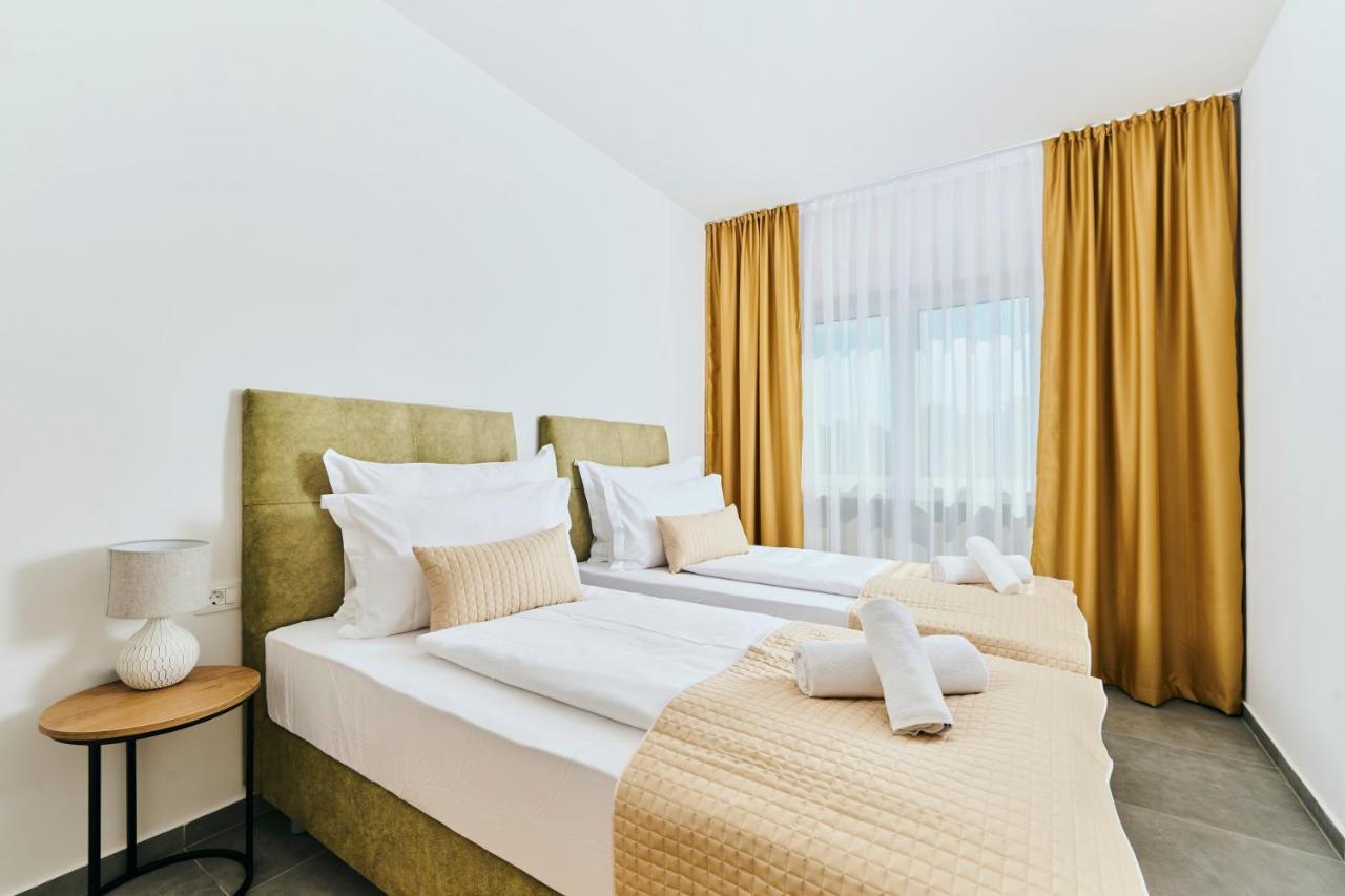 Apartments San Maris 2 Умаг Экстерьер фото